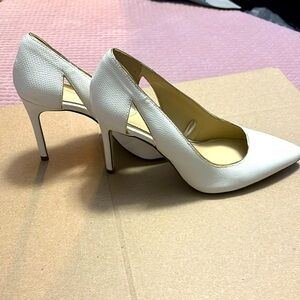 Jessica Simpson White Pumps Levin Faux Lizard Skin 3.5" Heel
